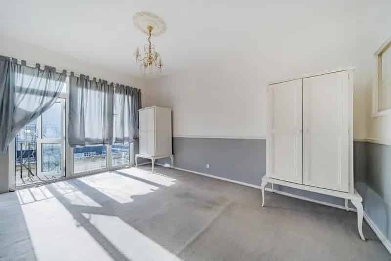 Spacious 1-Bed Penthouse with Patio Garden and Central London Views