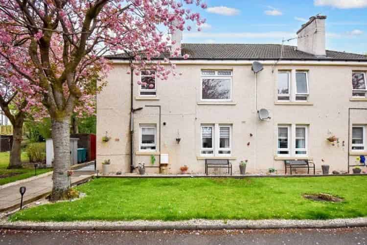 2 Bedroom Apartment for Sale in Kilsyth