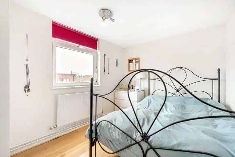 2 Bed Flat for Sale near Balham High Road