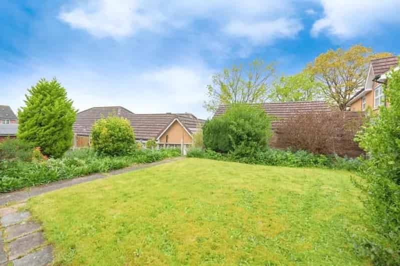 3 Bed Semi-Detached House - No Chain - Great Potential