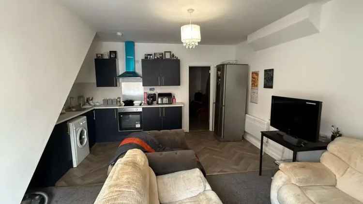 4 Bedroom Flat for Sale