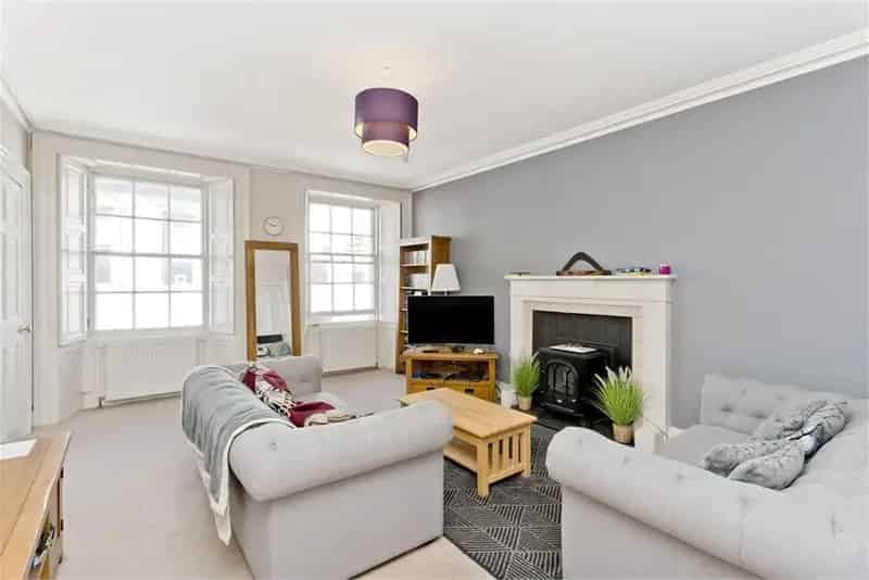 2 Bed Flat North Berwick High Street Modern Kitchen Double Bedrooms