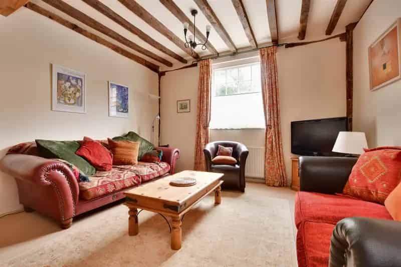 2 Bedroom Grade II Listed Cottage For Sale