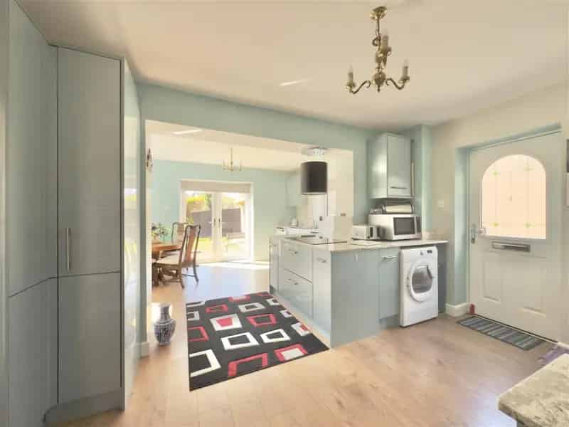4 Bedroom Detached House for Sale in Silkstone