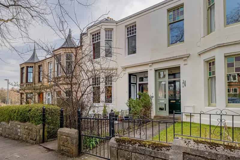 4 Bedroom Terraced House for Sale in Broomhill