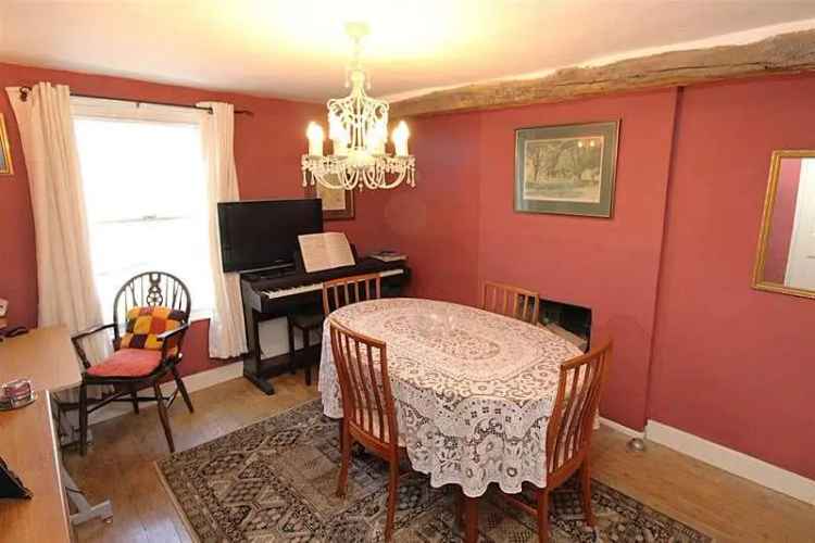 2 Bed Grade II Listed Townhouse with Garage and Garden