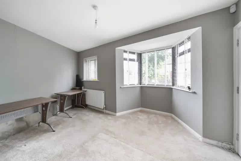4 Bedroom Semi Detached House Extended Over 1800 Sq Ft