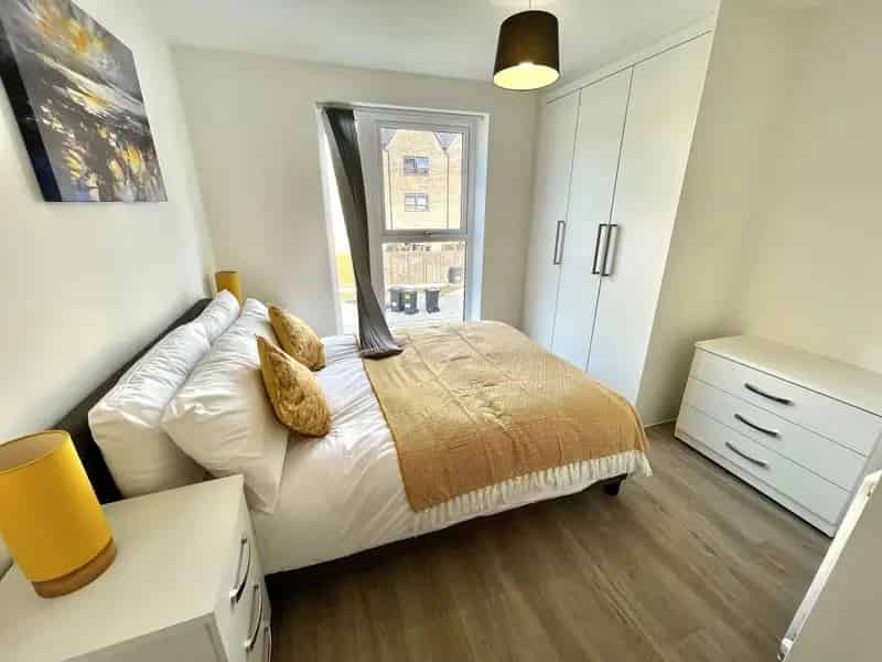 Two Bed Two Bathroom Apartment Available May Fantastic Location