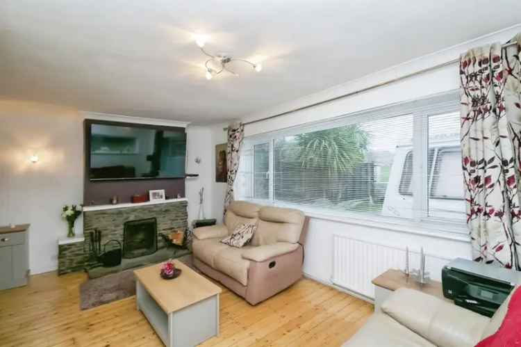 3 Bedroom Semi Detached House Far Stretching Views Potential To Extend