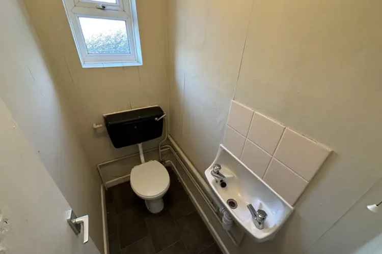 Three Bedroom Mid Terrace House Gorleston On Sea