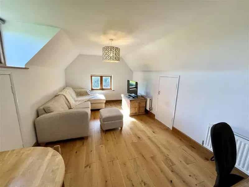 6 Bed Detached Grade II Listed House with Tennis Court and Pool