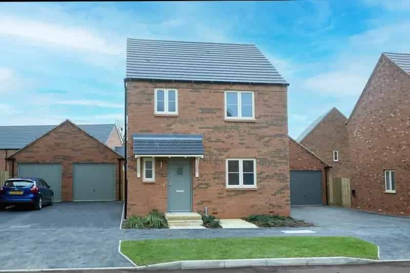3 Bedroom Detached House For Sale