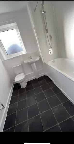Large 2 Bed Flat Balcony Open Plan Kitchen New Build