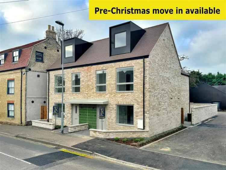 4 bedroom semi-detached house for sale