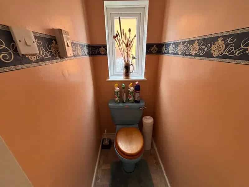 3 Bedroom Semi Detached House to Rent Park Farm Estate