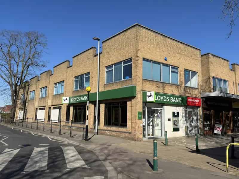 First Floor Office Woodley 247 Access Parking Meeting Rooms