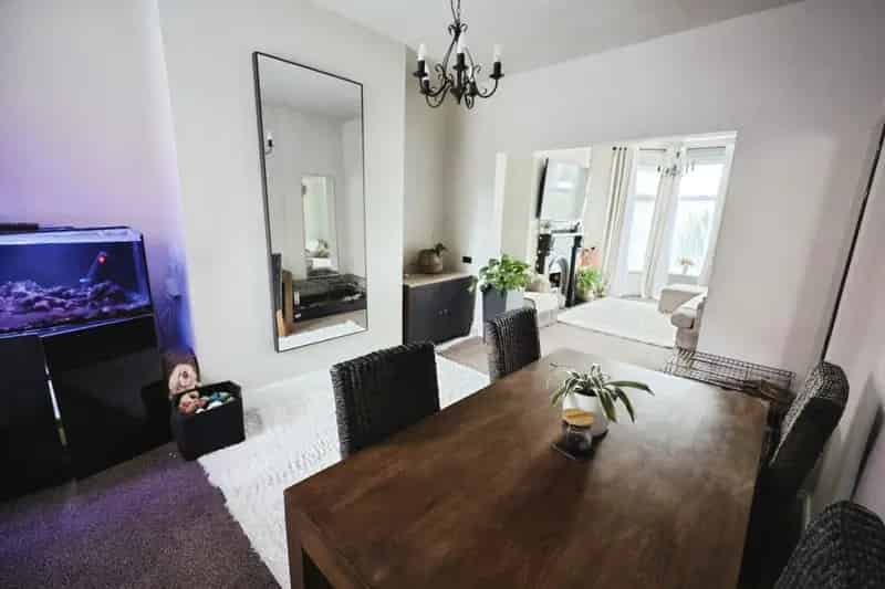 3 bedroom House
 For Sale 
Total Size: 1066 SQ FT