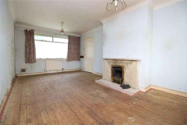 2 Bed Bungalow For Sale Near Town Centre