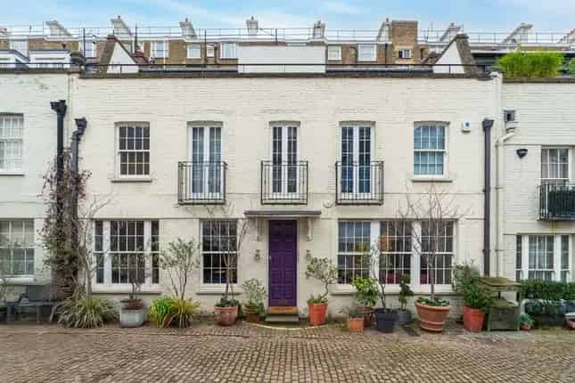 Stunning Refurbished Mews House Near Knightsbridge