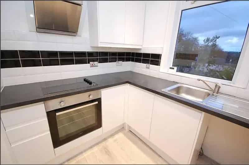 2 Bedroom Flat to Rent - Modern & Recently Renovated