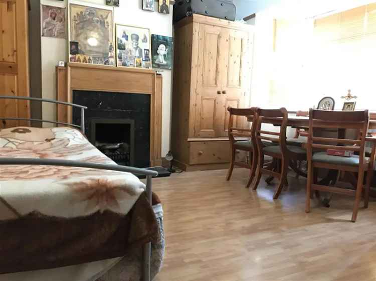 2 Bedroom Apartment Hendon Station Near Local Shops