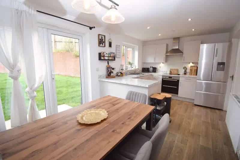 3 Bed Detached House For Sale Llanilid