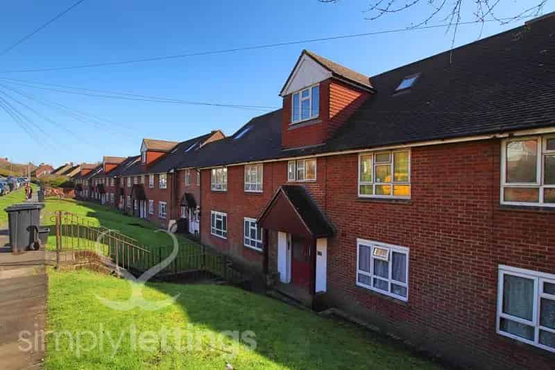 2 Bedroom Flat to Rent Housing Benefit Considered