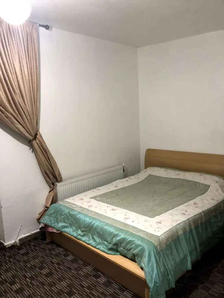 Flat For Rent in Leicester, England