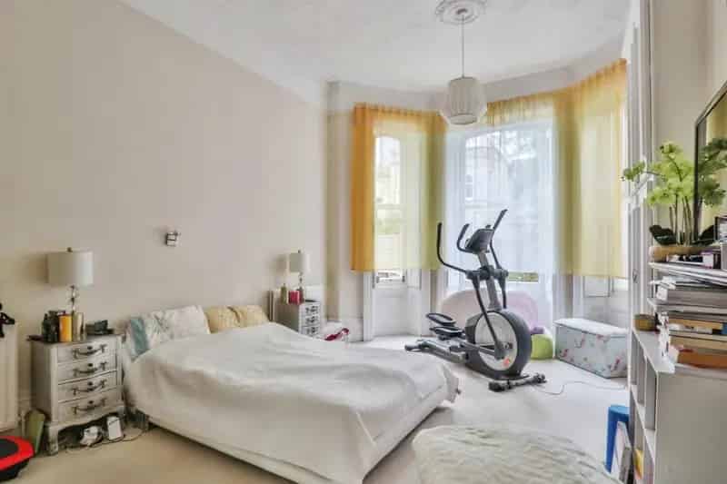 3 Bedroom Flat near Bournemouth Beach for Sale