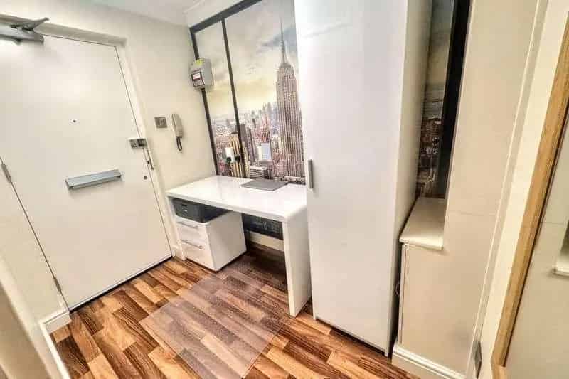 1 Bed Flat for Sale in Westbourne Near Beach
