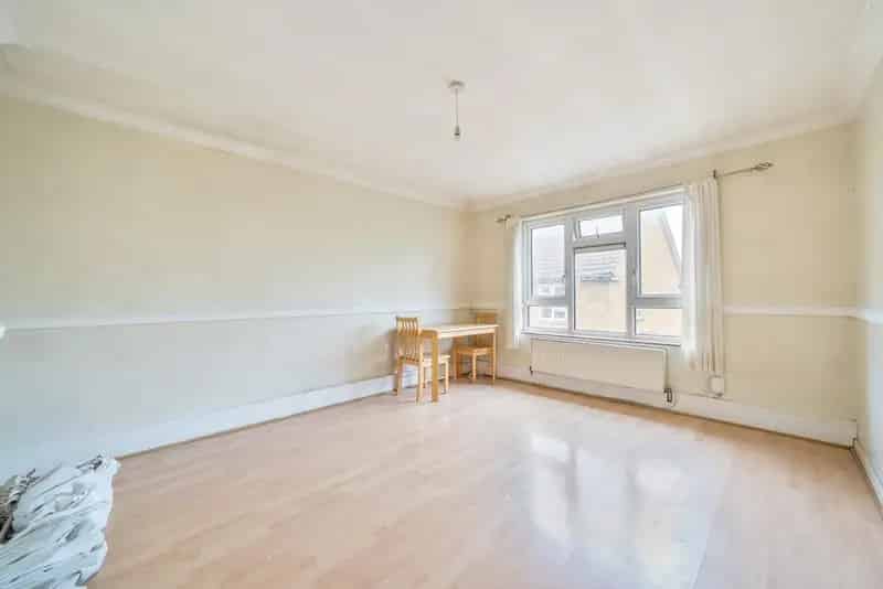 Two Double Bedroom Apartment Chain Free Modern Development