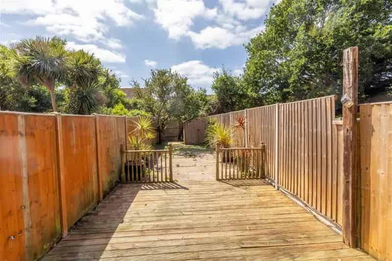 2 Bed House for Sale Driveway Garage Large Garden