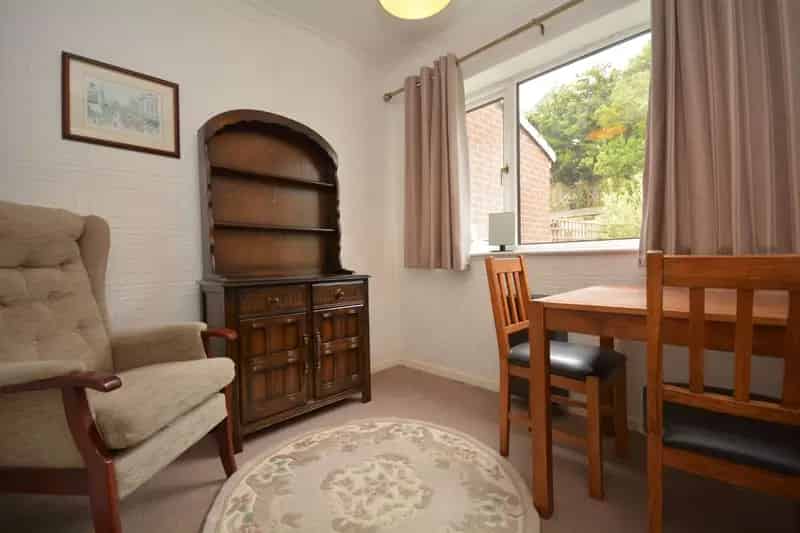 Three Bedroom End Townhouse For Sale