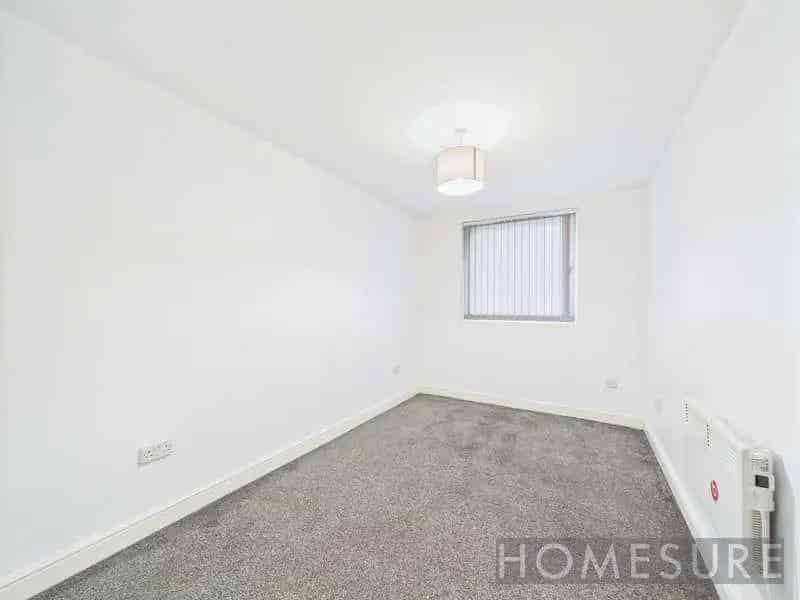 3 bed flat for sale