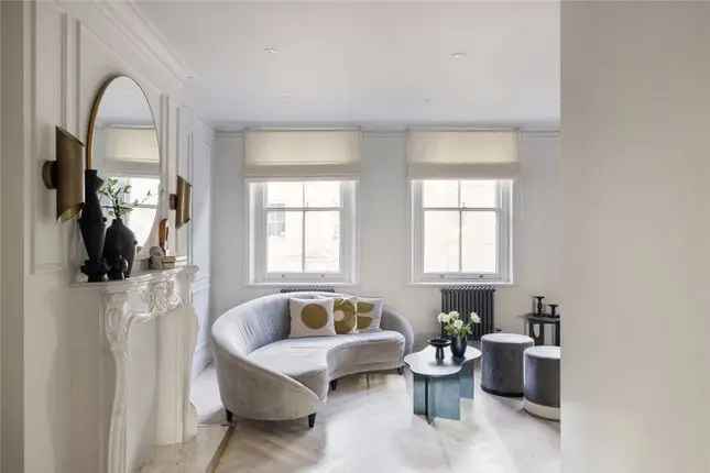 Flat for sale in Kensington Gardens Square, London W2