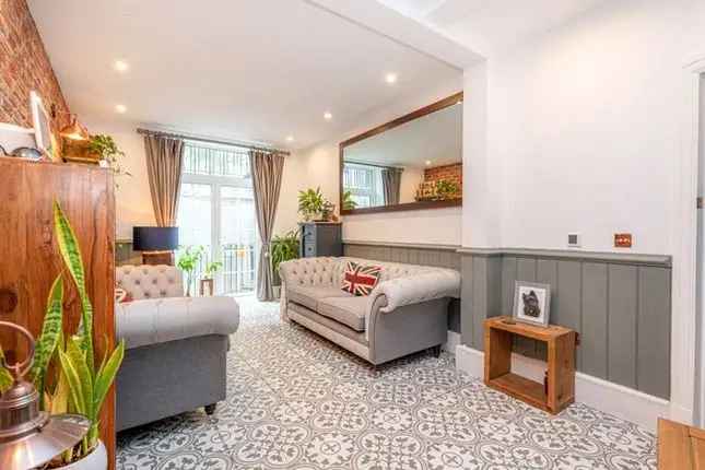 Flat for sale in Dorset Street, London W1U