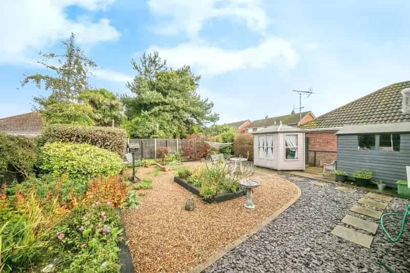 2 Bed House in Harwich with Garden and Parking