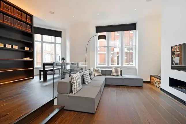 Flat to rent in Green Street, Mayfair, London W1K