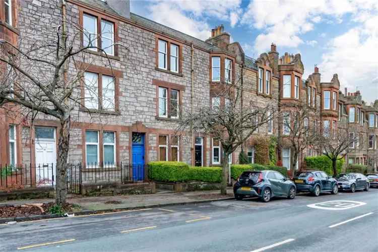 2 Bed Flat - First Floor with 1 Reception Room