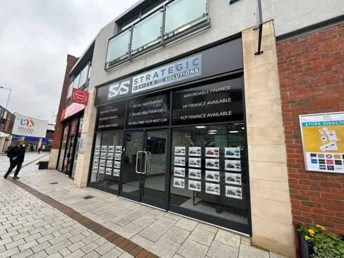 Retail Unit in Town Centre Shopping Centre