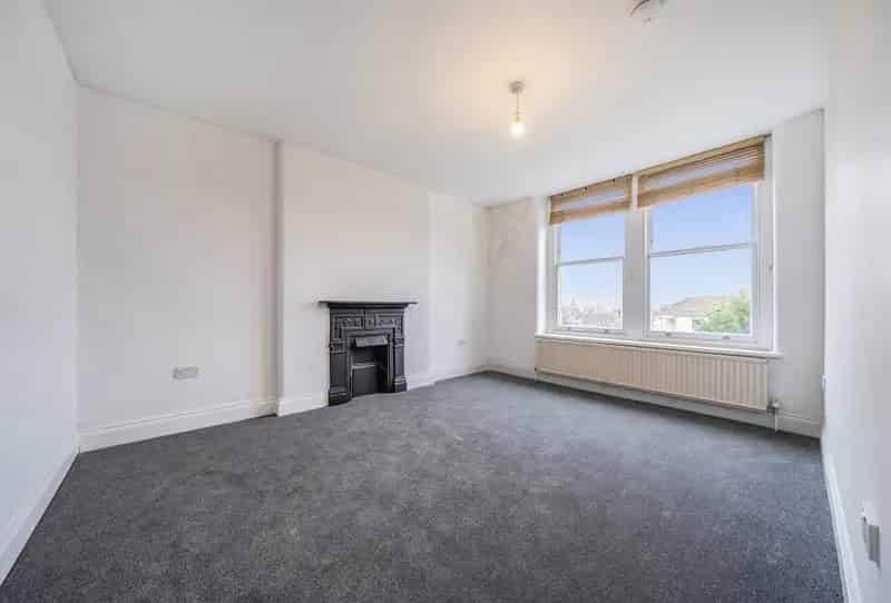 2 Bedroom Flat for Sale in Redland No Onward Chain