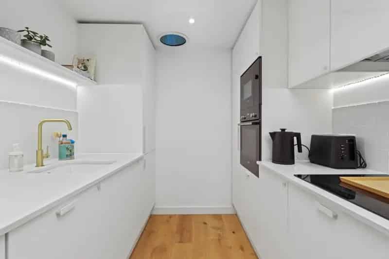 Cosy 1 Bedroom Mews House in Eastbourne Zero Deposit Available