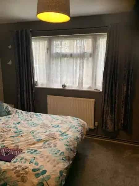 2 Bed Ground Floor Flat Water Included Garden
