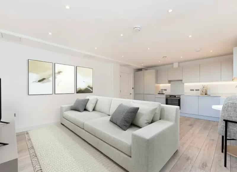 19 Luxury Apartments Stylish Courtyard Setting Cycle Storage Garden