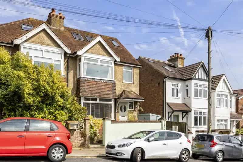 4 Bedroom Semi Detached House For Sale