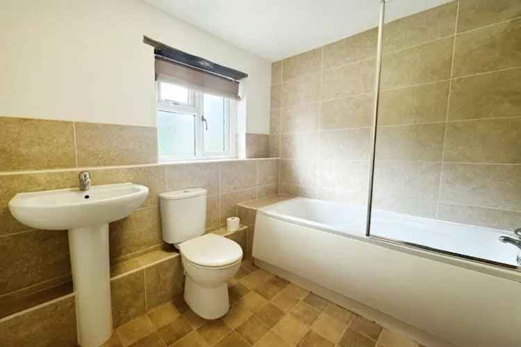 Spacious 2-Bed Terraced House Near Amenities and Schools