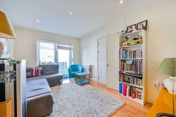 2 Bed Flat for Sale Near Ealing Broadway