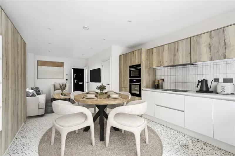 3 Bedroom Townhouse City Centre Allocated Parking