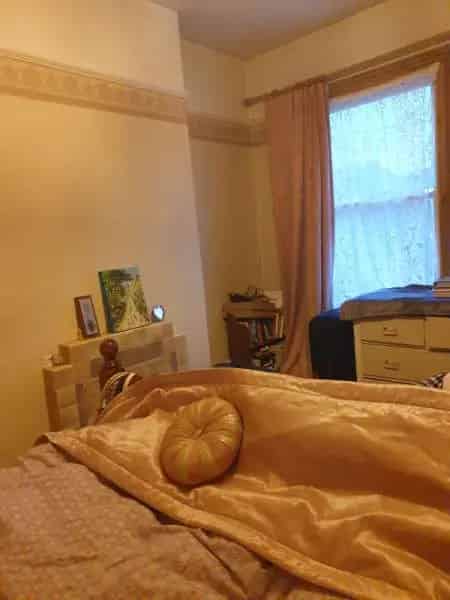 1 Bedroom Flat Victorian Conversion Large Rooms Modern Kitchen Bathroom