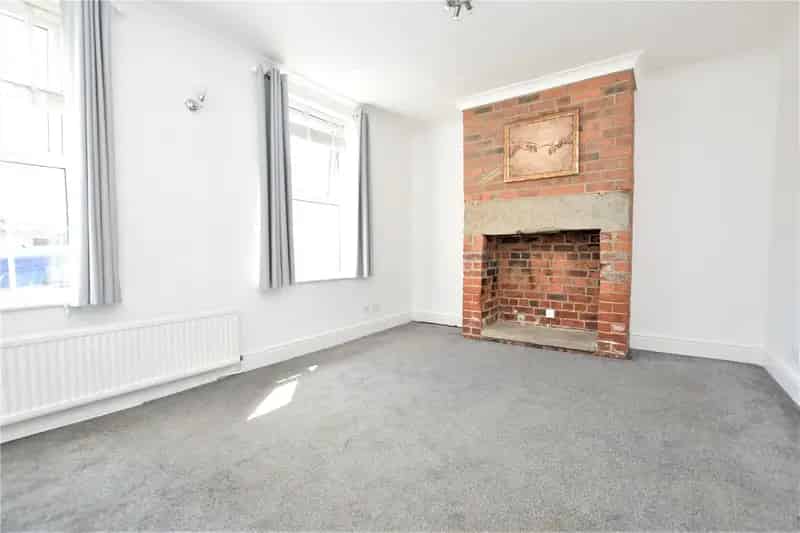 Two Bedroom Semi Detached House Near Carlton Primary School